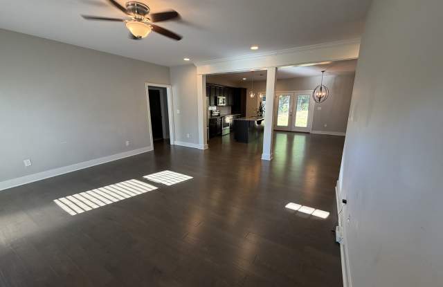 698 Red Maple Street Gallery 2