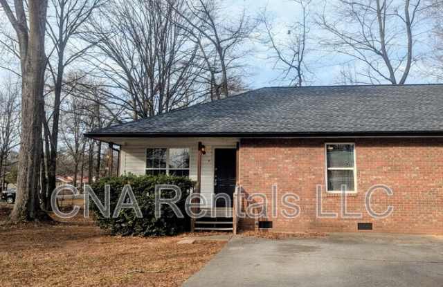 215 Green Acre Ln photos photos