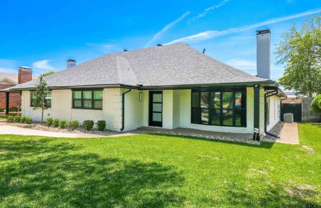 614 Woodland Hills photos photos