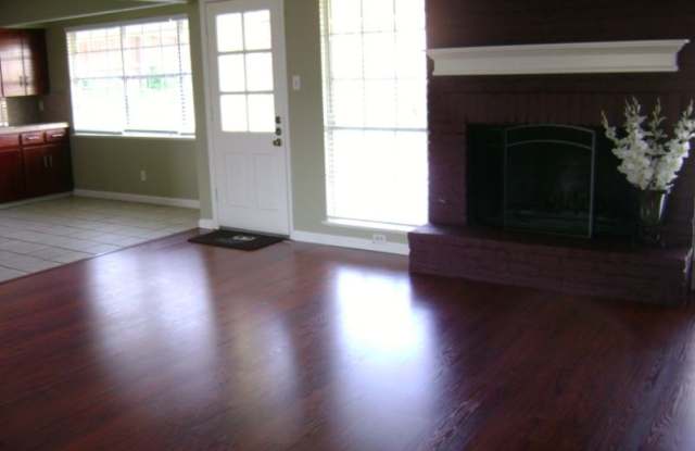 2502 Lehigh Dr Gallery 2