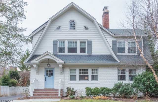 34 Oakwood Ave photos photos