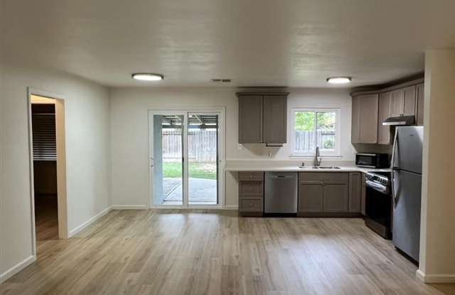 Charming 4-Bedroom Home in Sacramento! Gallery 3