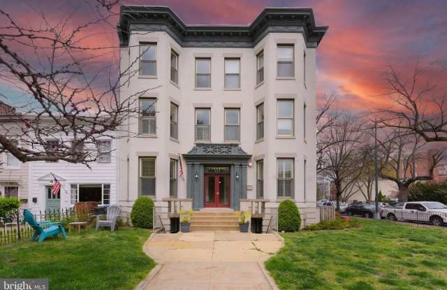 424 E CAPITOL Street NE photos photos