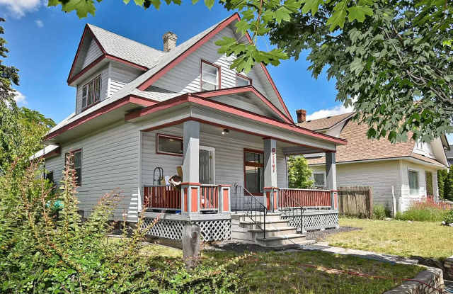 Inviting 4 Bed, 2 Bath in GU District! (GU Off-Campus Housing - Preleasing for June 2026) photos photos