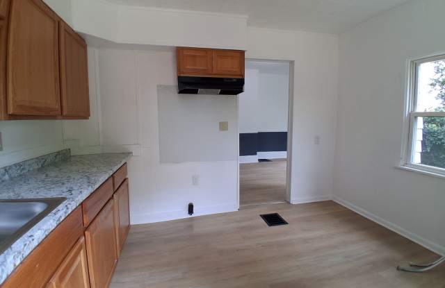 Updated 4 Bed 1.5 Bath Home FOR RENT in Bridgeton $2200 Gallery 1