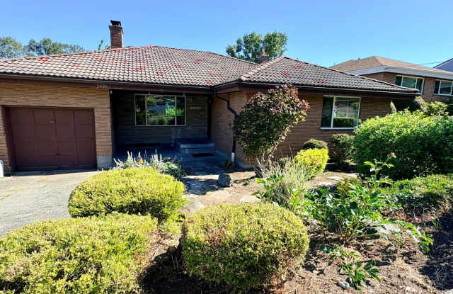 5 Bed/1.5 Bath Beacon Hill Home with Gorgeous Views! photos photos