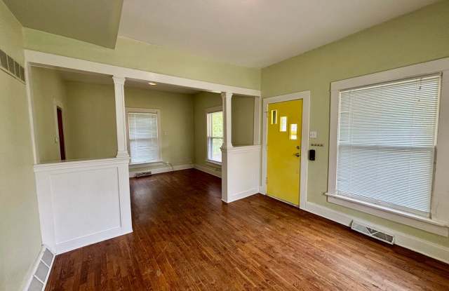 3-bedroom home with Washer & Dryer Included photos photos