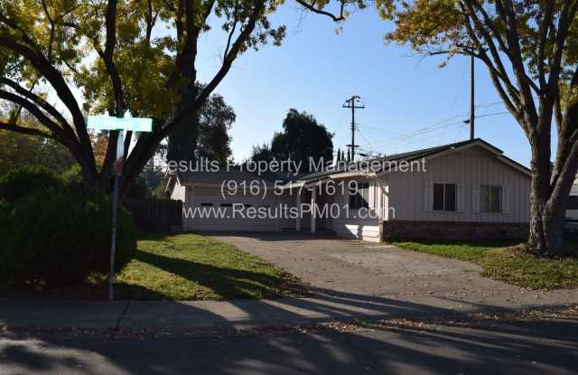 Adorable 3 Bedroom On tree line Street photos photos