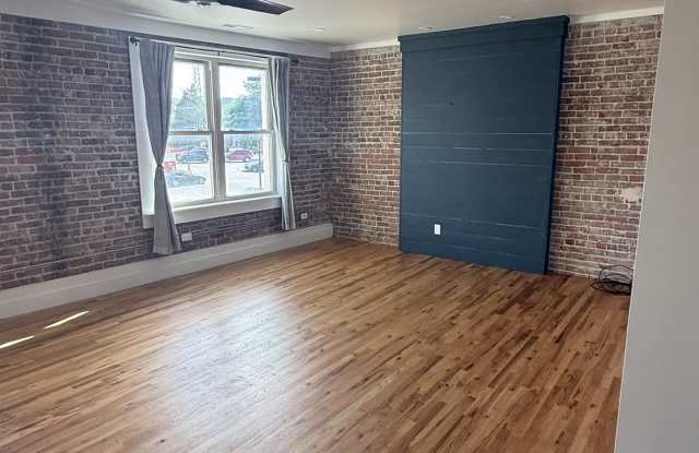 106 Main Street West Gallery 3