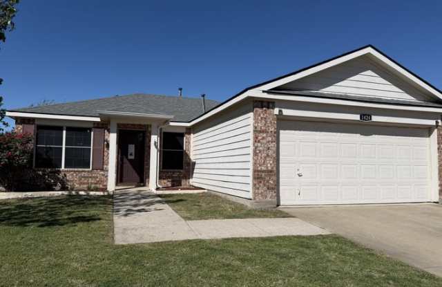 1424 Pheasant Drive photos photos
