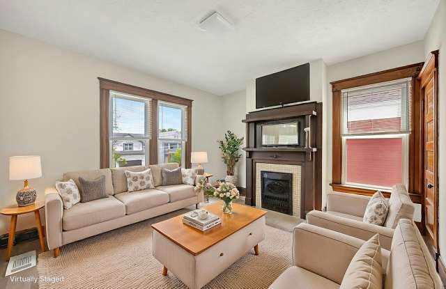 2421 Kenilworth Avenue - 2 photos photos
