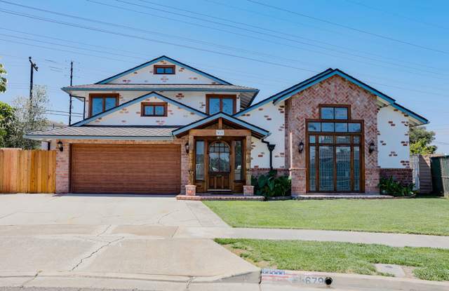 5 Bedroom Fountain Valley Stunner! photos photos