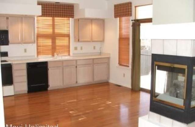 2404 S. Holman Cr. Gallery 4