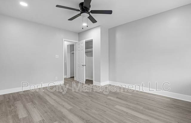 1806 Aiken Street Gallery 3