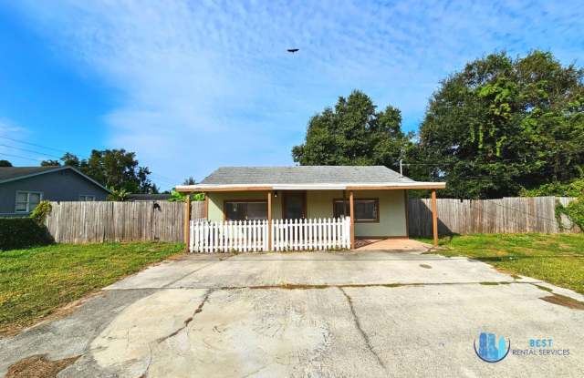 Rare flexible commercial space available for monthly lease on busy Combee Road photos photos Rare flexible commercial space available for monthly lease on busy Combee Road photos photos