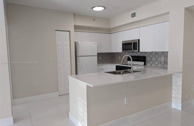 8010 N Nob Hill Rd photos photos