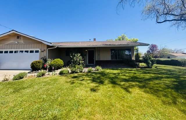 889 Morrison Avenue - 889 Morrison Avenue, Medford, OR 97504