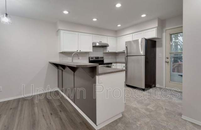 5290 SW 174th Ter Gallery 4