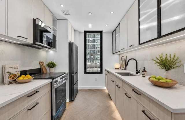 104 Fleet Place Gallery 2
