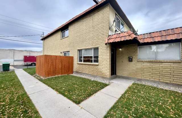 3414 Woodside Dr photos photos