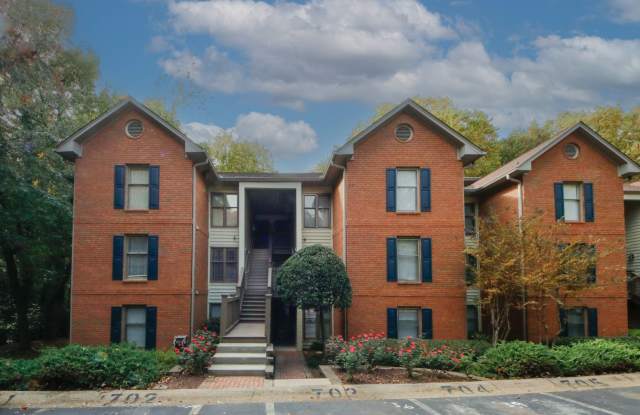 Secluded Community Near The Perimeter Mall photos photos