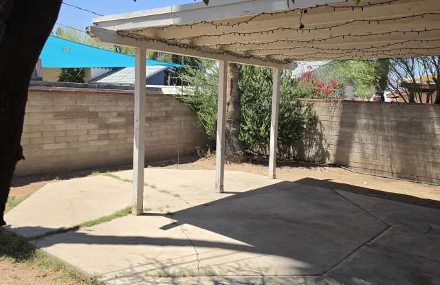 995 North Arcadia Avenue photos photos