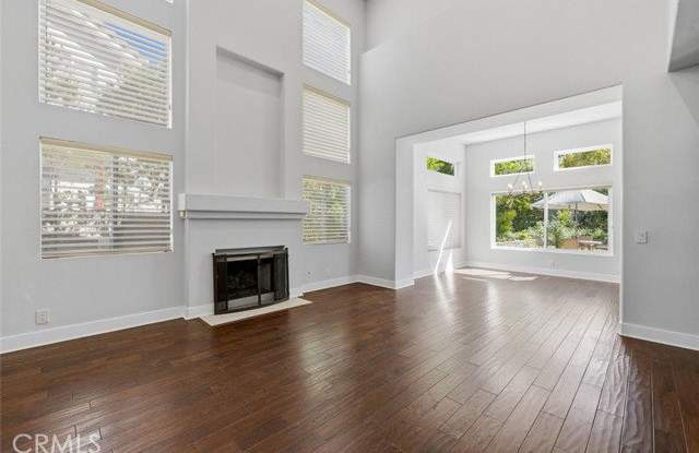 22420 Pinewood Court Gallery 4