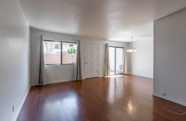 Ventura 2 Bedroom Condo close to Govt Center Gallery 3