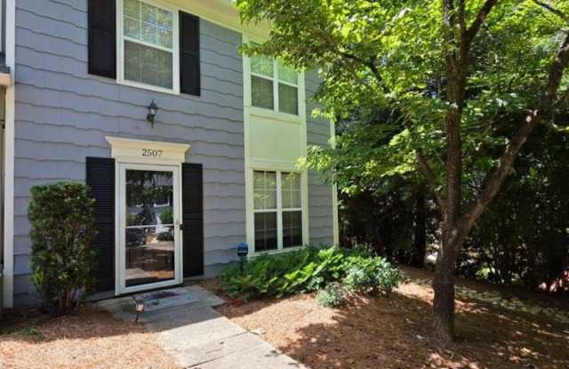 2507 Queen Anne Court photos photos