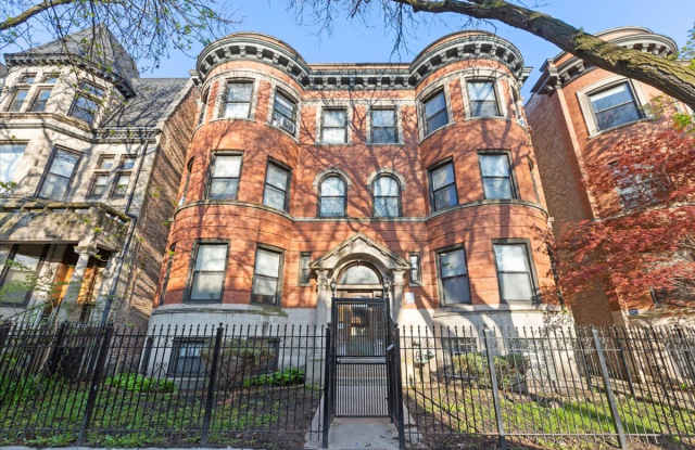 5020 South Blackstone Avenue photos photos