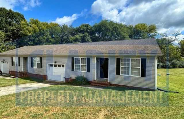 Quiet location in North Cleveland! Gallery 1