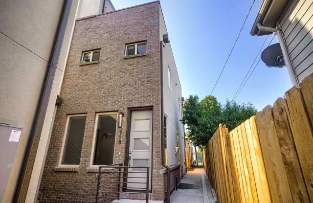 3 bedroom / 3.5 bath Townhome + 2 Large Flex Spaces & Spacious Roof Top Deck! Gallery 3