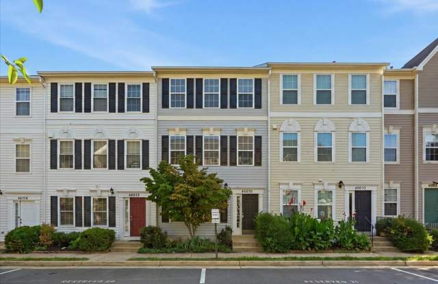Fantastic Townhome in Sterling! photos photos