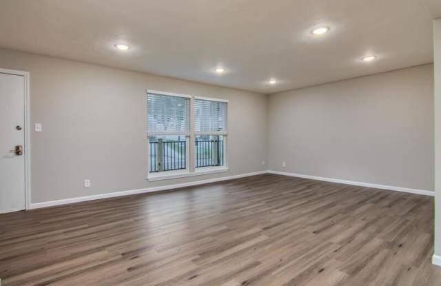 1130 W. 11th St. - B6 photos photos