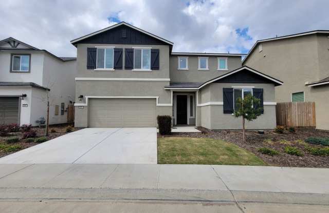 5 bedroom 3 bathroom home in gated community! Gallery 1
