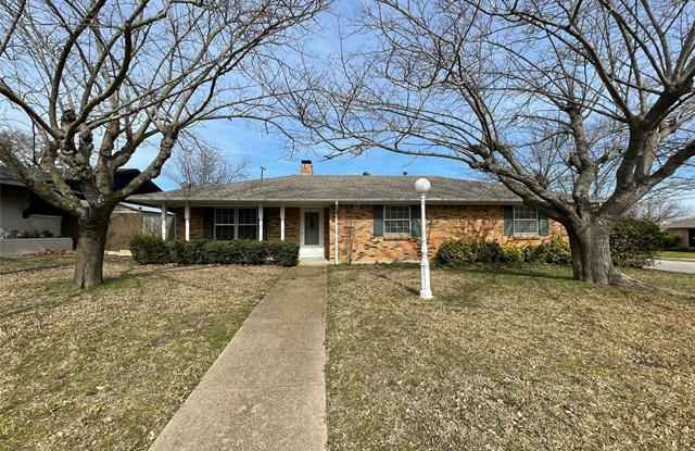 913 Harrington Drive - 913 Harrington Drive, Cedar Hill, TX 75104