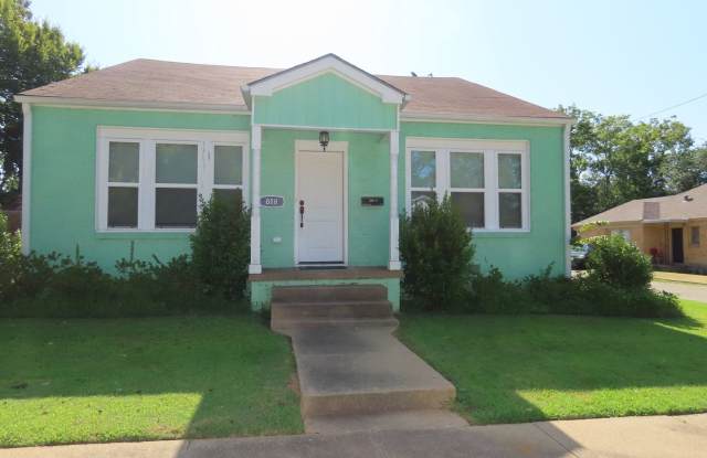 Beautifully Updated 2 Bedroom, 1 Bathroom Duplex! photos photos