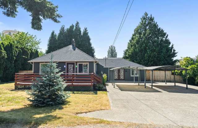 Kennydale Rambler with parking- Close to Lake Washington photos photos