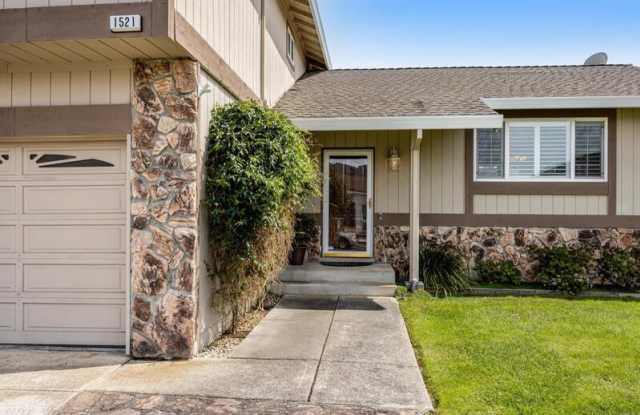 1521 Genesis Court photos photos