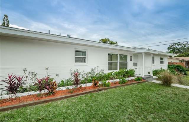 695 SAN SALVADOR DRIVE Gallery 3