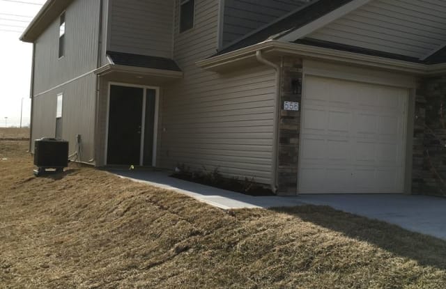 556 Maggie Ct - 556 Maggie Ct, Belton, MO 64012