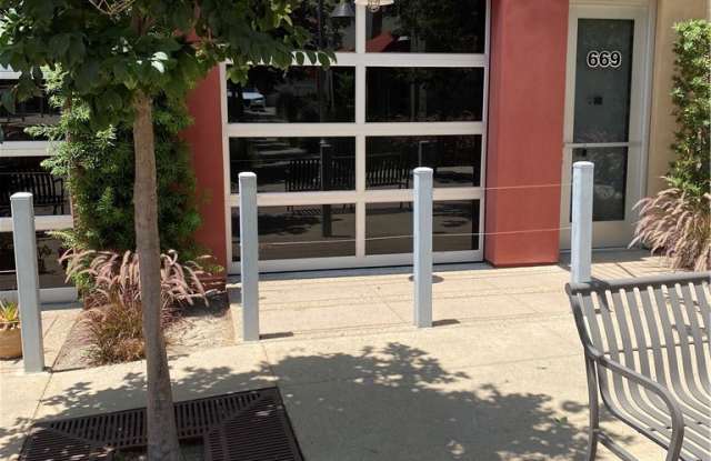 669 N Poinsettia Street Gallery 2
