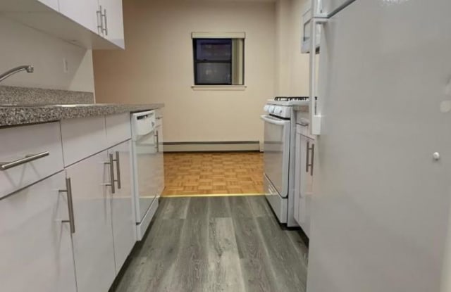 65-84 AUSTIN ST - 65-84 Austin Street, Queens, NY 11374