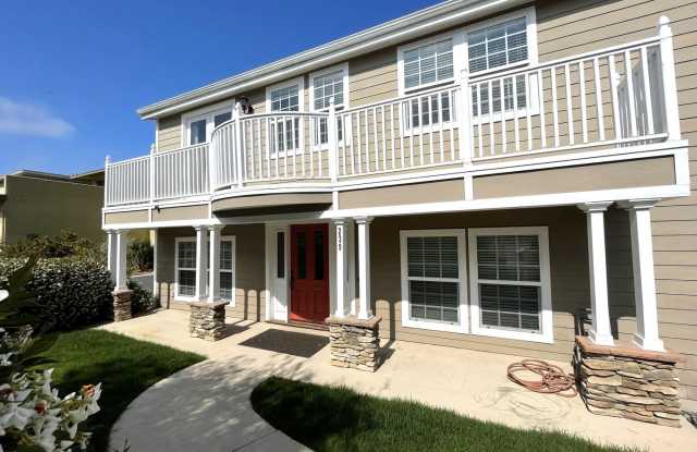 Beautiful 3 bedroom detached townhome with A/C photos photos