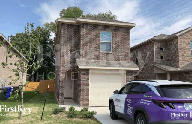 1911 Wolford Way photos photos