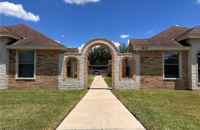 1913 W Western Drive unit: 4 photos photos