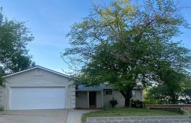 SIZEABLE 3 BED 2 BATH HOME IN THE STARLIGHT SUBDIVISION photos photos
