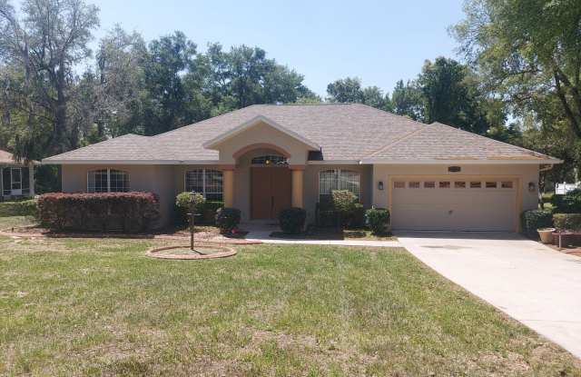 Beautiful 3/2/2 on 1/3 of an acre photos photos