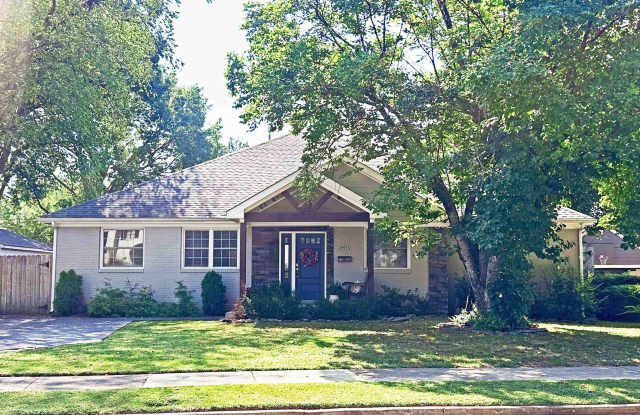 3815 N MONTCLAIR photos photos