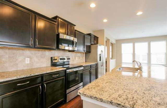 7818 Hedgehop Drive Gallery 3